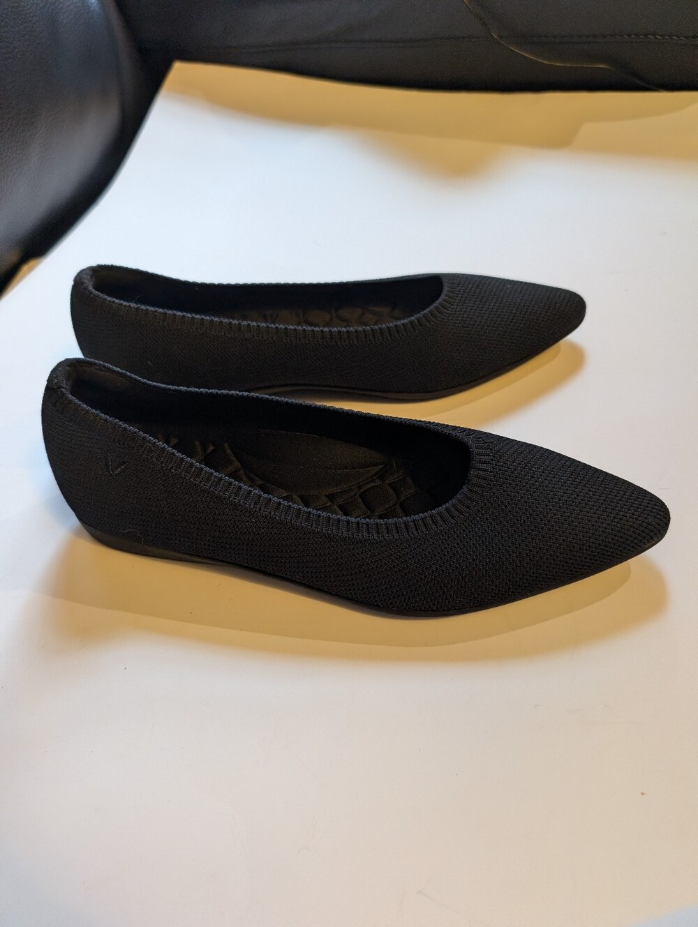Vivaia Pointed-Toe Ballet Flats (Aria 5°) size 9(40) in EUC